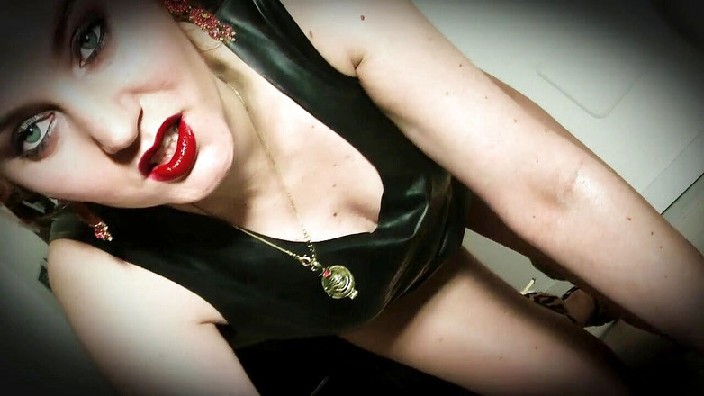 Goddess Celine: Pronásledována černou čarodějnicí