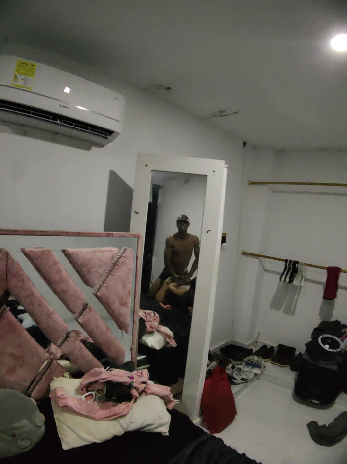 PABLO N3GROBAR: J’aime traîner une petite salope... Fuckfaces 2