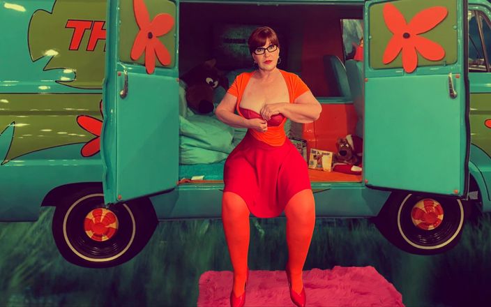 Byg Myk Studios: Тайный тайны бабушки Velma сосет, трахается и двойная сперма