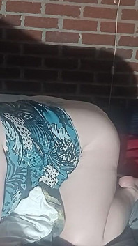 Poate că ea doar o curvă căreia îi place să se fută și să sugă pula