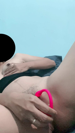 Bella Ivanka: Einsamer mann, ehefrau, hobby colmek mit vibrator