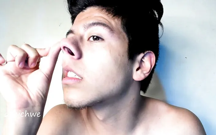 Dreichwe: Nose fetish