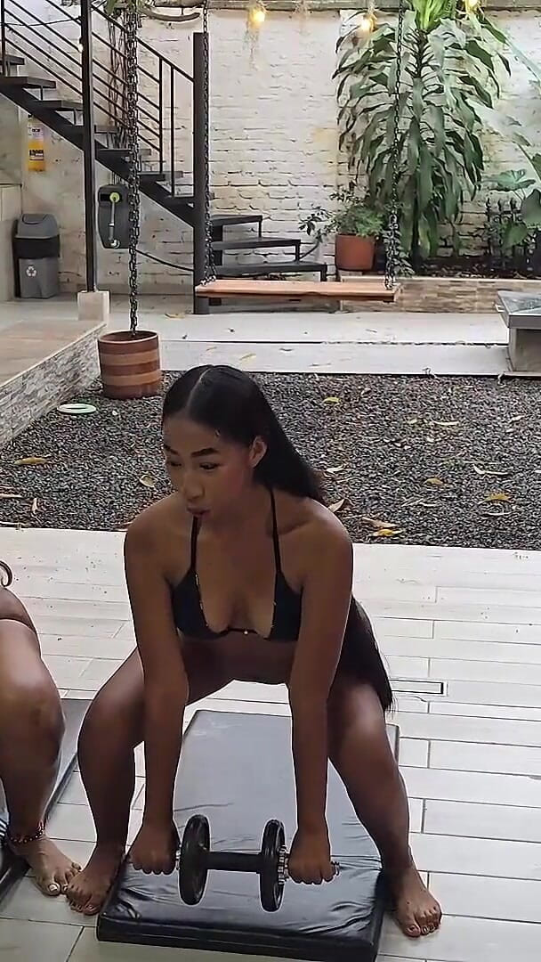 Aron-Alexa: Brianna &amp; Alexa Sexy Workout Youll Want on Repeat