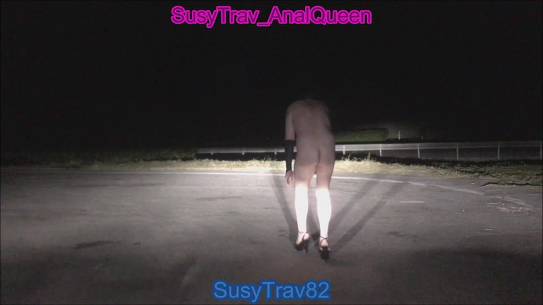 SusyTrav_AnalQueen: Primul meu striptease pe străzile publice