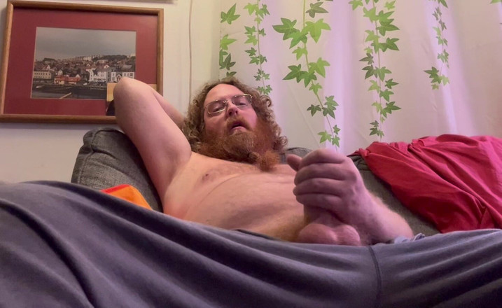 Big Baz: 在我的运动裤上自慰并射精