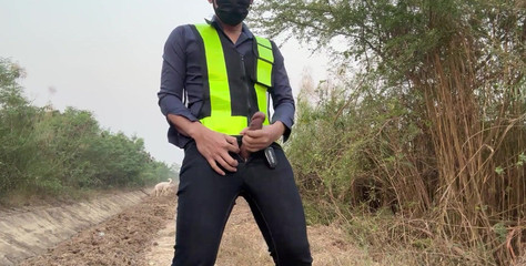 SinglePlayerBKK: Engineer přichází do práce před prací