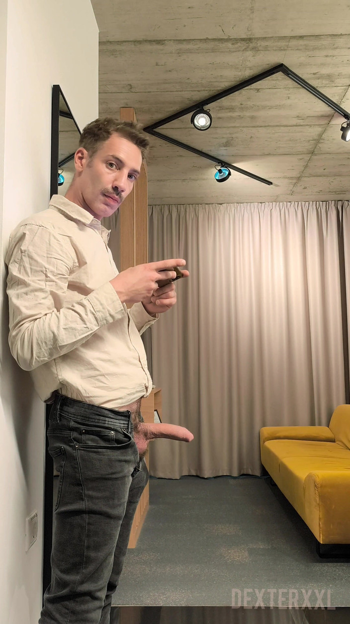 Dexterxxlfun: Teman seksi thomas young disepong sama ayahnya sendiri