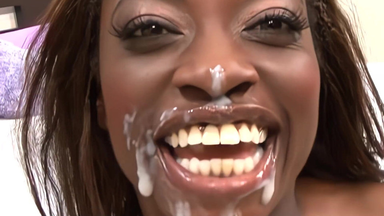 Black Desires: Monique má malé černé dobrodružství - Perv Milfs n Teens