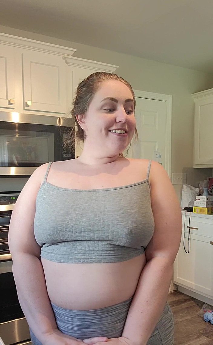 KinkyKatie: 私は隣人を誘惑するのが大好きです