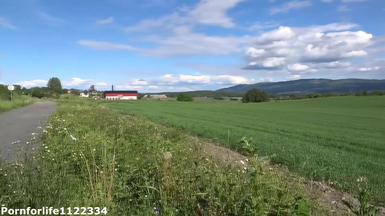 Pornforlife1122334: सार्वजनिक पार्क बेंच पर भोली स्कूली छात्राओं की मलाईदार चूत में उंगली करते हुए लगभग पकड़ा गया