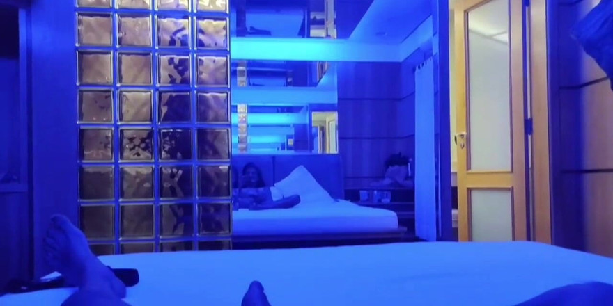 Tsdanisantos1: Waria memamerkan penisnya yang besar dan sensualisasi