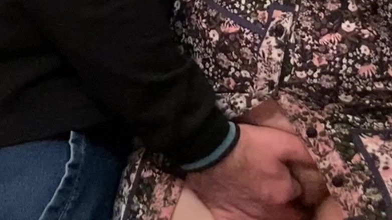 Niki studio: Pelik Perv menggesel pepek di kereta api bawah tanah