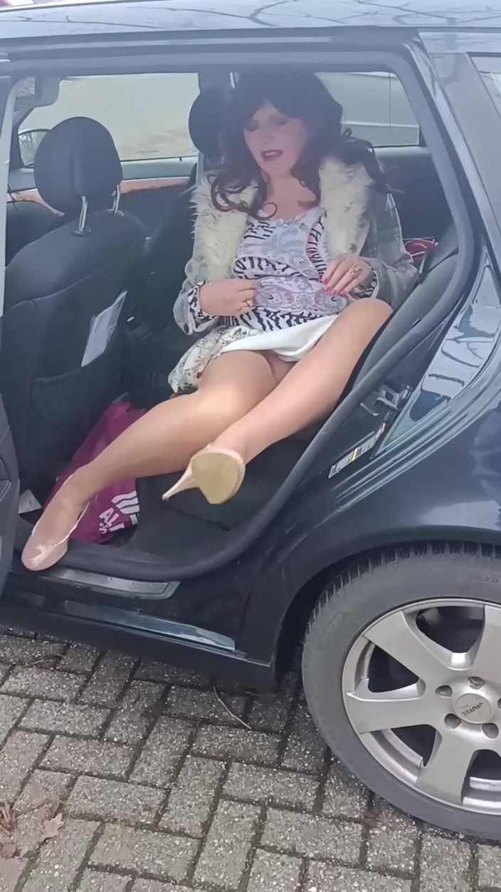 Nelly_Honey: I'm Driving with My Lover to Shoot a Video for...