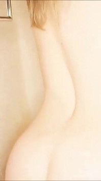 Sexig Sunny Lane Solo i dusch!