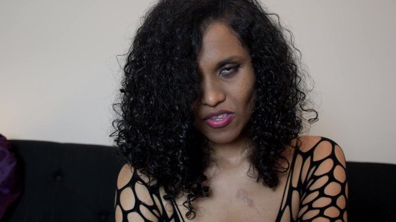 Horny Lily: 操我的继兄很有趣