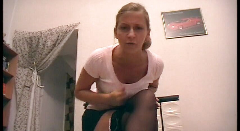 Femdom Austria: Dominación financiera con puta voluptuosa