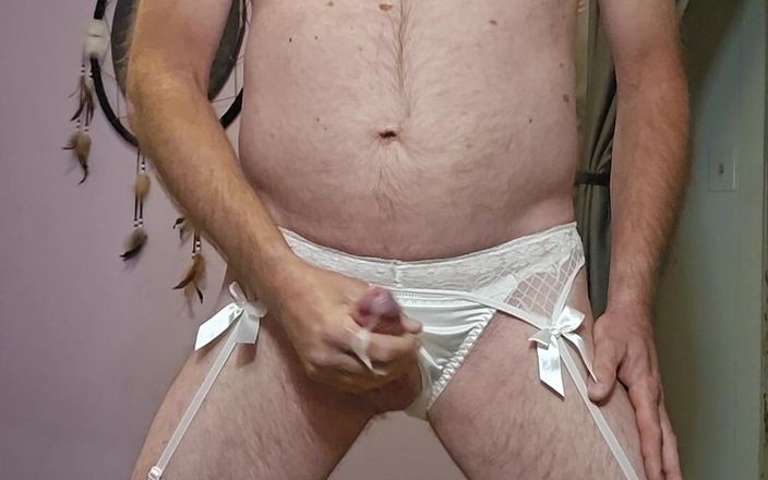 Fantasies in Lingerie: मेरी नई गोरी साटन पैंटीज और स्टॉकिंग आजमा रही हूँ