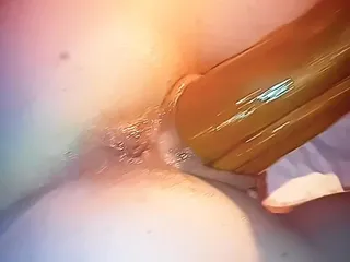 私の夫は大きなコックのために私を準備します