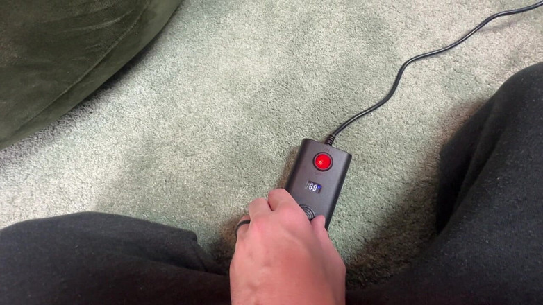 Linzy19: Pieprzyć maszynę dziwka pup jęczy, gdy ona jest waliła