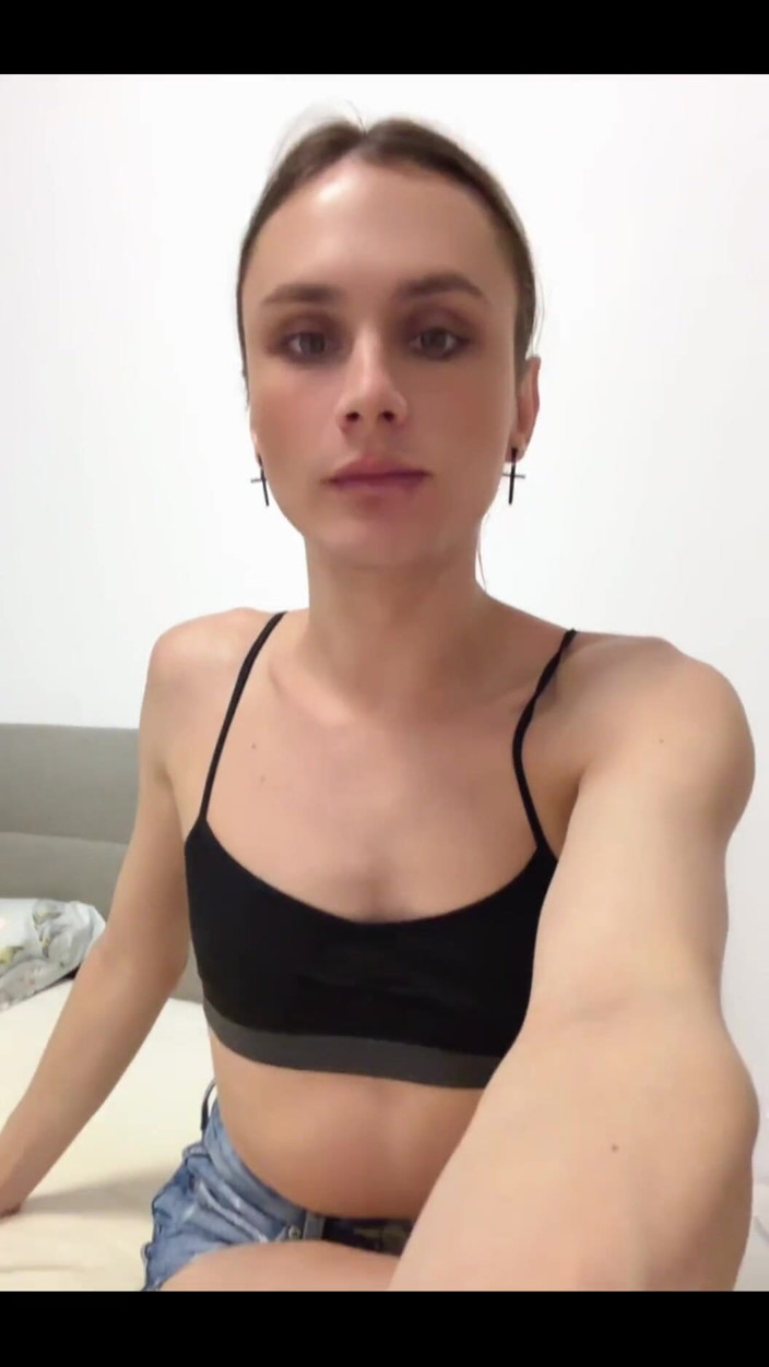 TS Kylie Star: B est pour bubble regarde-moi mâcher