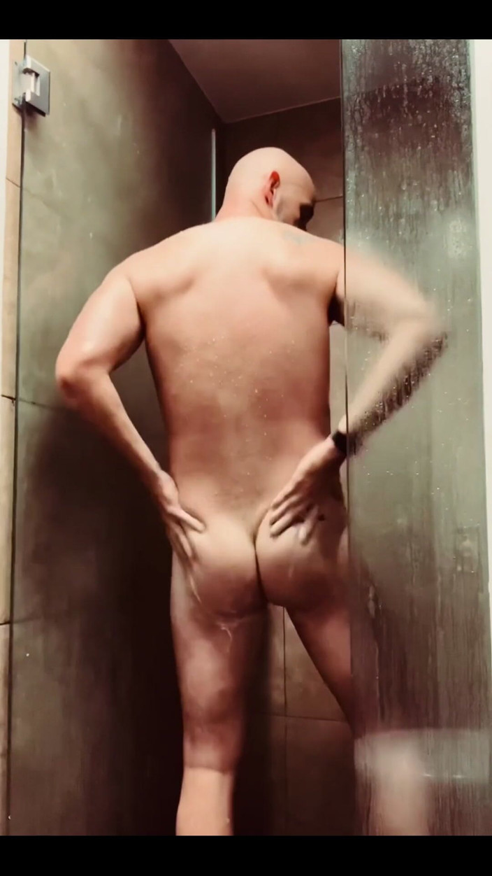 JayDubz: Off My Dirty Gym Gear and Getting Wet and Soapy