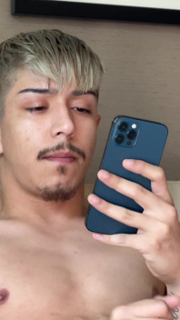 Hung Papi young twink grande pau sem cortes solo masturbando grande ejaculação