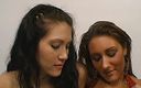Homegrown Lesbian: Dwie napalone lesbijki stają się niegrzeczne