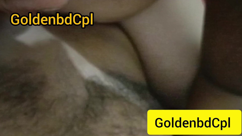 Desibullhubby: Застукал индийскую милфу дези бхабхи, трахающей пальцами ее розовую киску