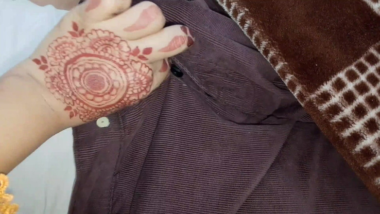 QueenbeautyQB: 的继子假装害怕，偷偷溜进热辣继母的房间