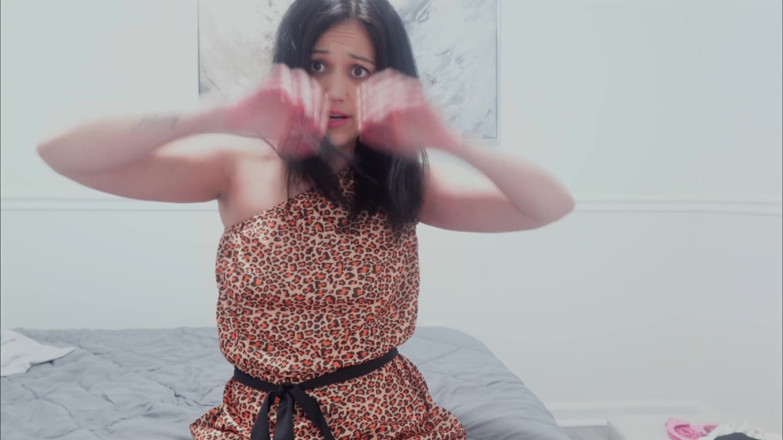 Kink in Time: Devyn Primal Cave Girl Honění Instrukce 4K POV Savage Svádění čeká!