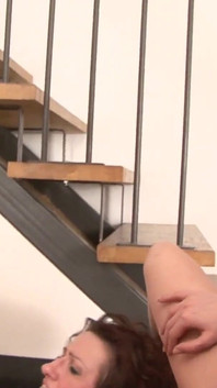 阴户饥渴的朋友被又大又饥渴的鸡巴操