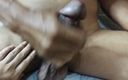 Lovely hairy pussy: Moje šéfová manželka používá svou ruku, aby mi pomohla si honit
