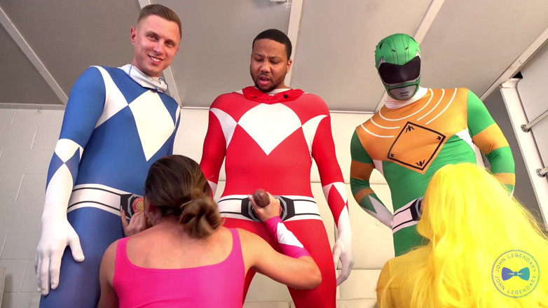 John Legendary: Cosplay Dengan Tetek Besar Power Rangers Pesta Seks