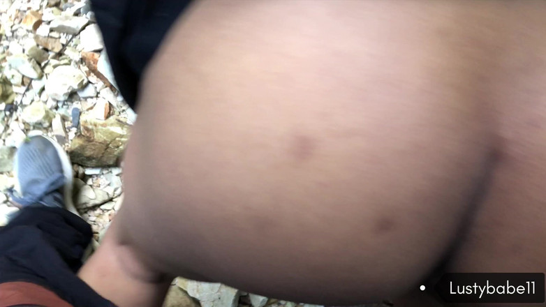 Lustybaby605: Đi bộ và làm tình trên núi