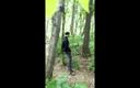 Idmir Sugary: Bad boy masturba enquanto fuma cigarro em uma floresta - quase...