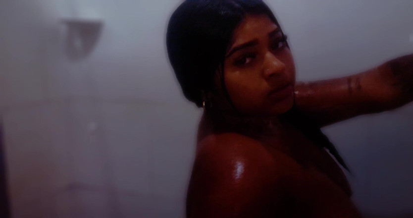 PABLO N3GROBAR: Lil Latina Dusch show Slo-mo