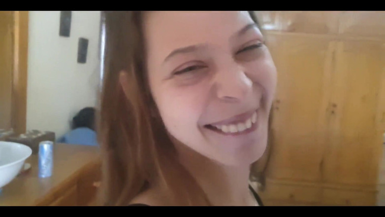 Holycandy: Mijn stiefzus wil pik eten