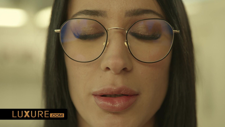 Luxure: Les fantasmes de Lola Bellucci