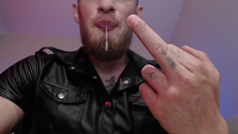 Hunky time: Leather Master, Saliva(spitting) and Biceps