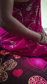 Makcik desi India yang cantik berkongkek dengan bos Suara Telugu