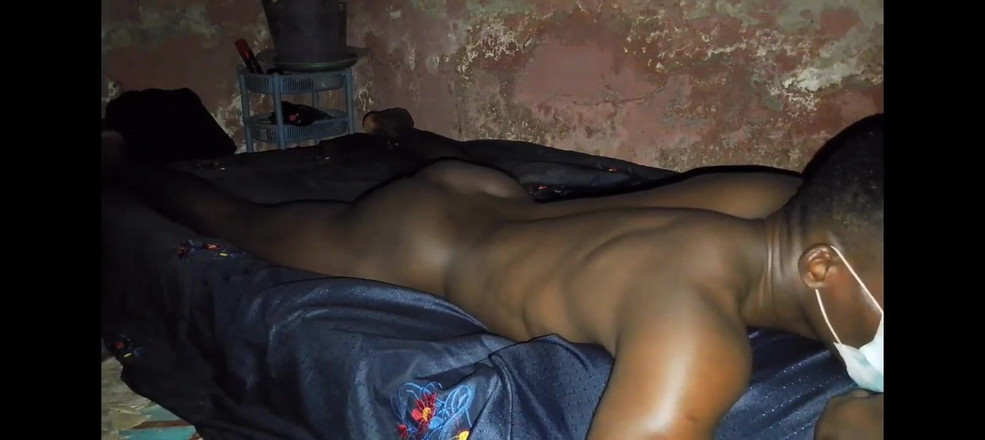 Masturbator emmy: Middernachtvervoeging met mijn bed