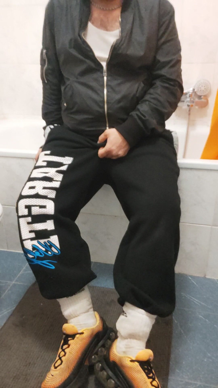 SmokedAlloy2: Perverzní dj - Bro Naštvaný v jeho Sneaxu