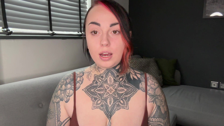 Miss Valentina: My Sissy Děvka Část 2: Výlet s nakupováním