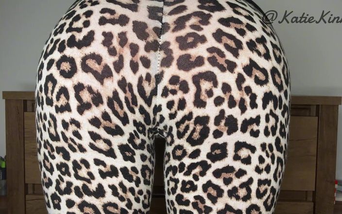 GassyKat: लेगिंग पादना बदबूदार बम