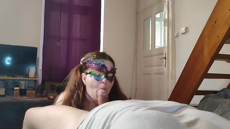 Bella Subslut: Likken en zuigen stiefvader's pik en ballen totdat hij vol...