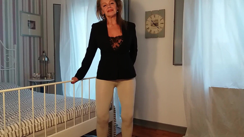 martinawest: Büyükanne sıkı tayt giyer!