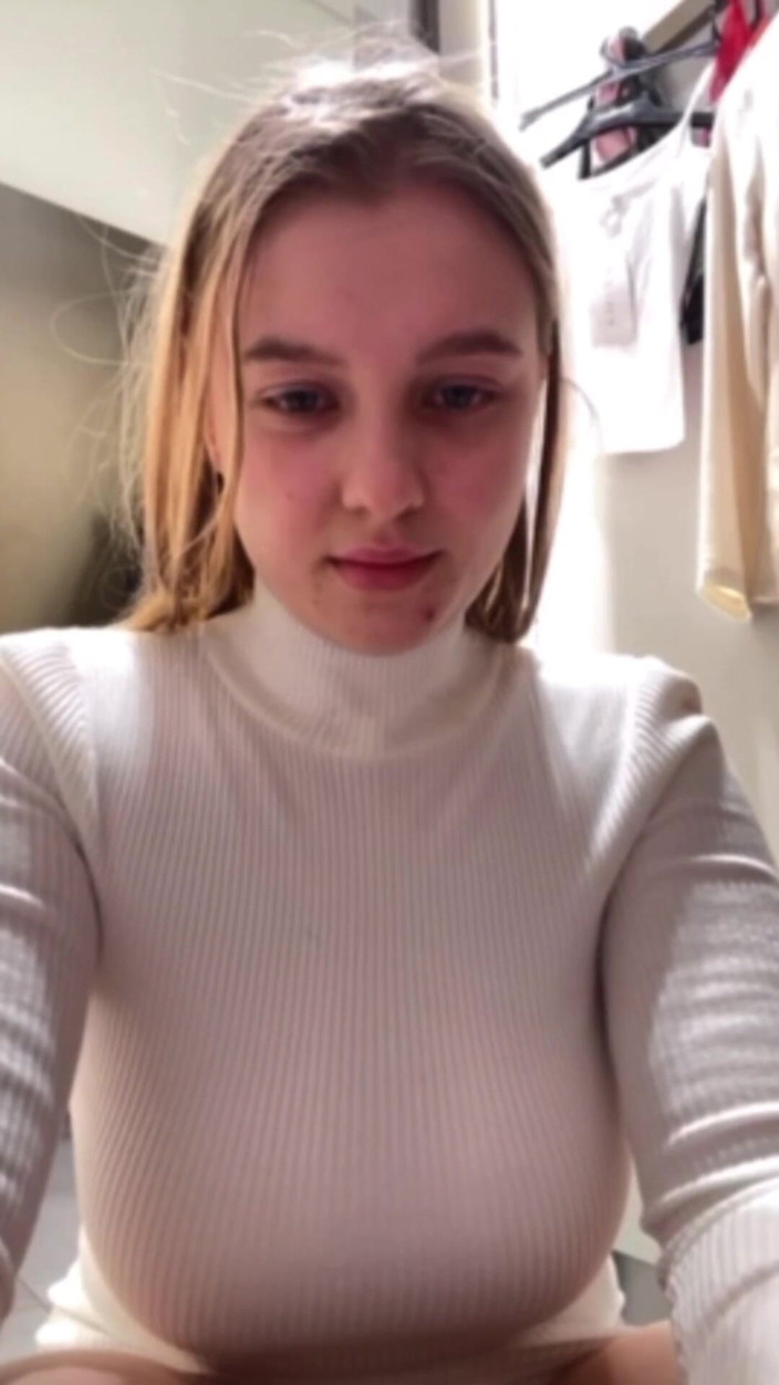 JuiceLussie: Fucking in the Fitting Room