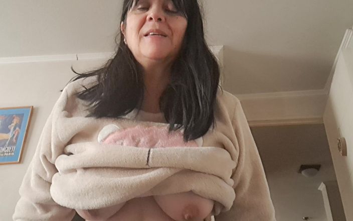 Mommy big hairy pussy: Stiefsohn eine dosis sex geben