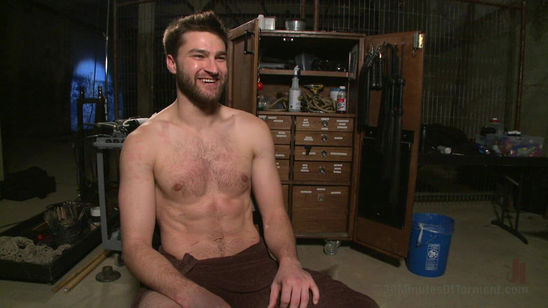 30 Minutes of Torment: Pengalaman seks bdsm bareng cowok biseksual yang super ekstrem