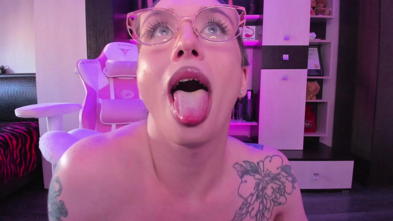 Eva Borisova: Tgirl tài năng lớn sục con cu to của cô ấy